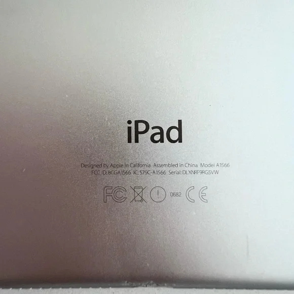 Apple IPad Air 2 Tablet with Sleek Black Design - Picture 4 of 6